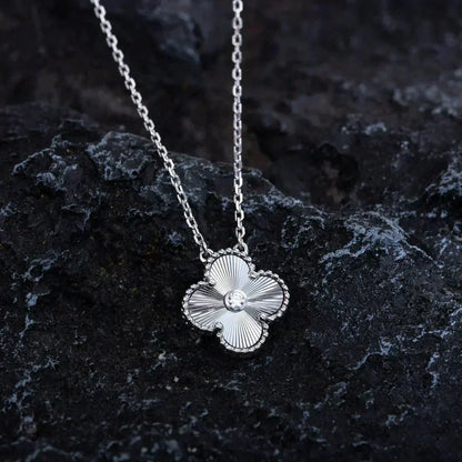 [⭐Lioran]CLOVER  15MM DIAMOND LASER NECKLACE SILVER