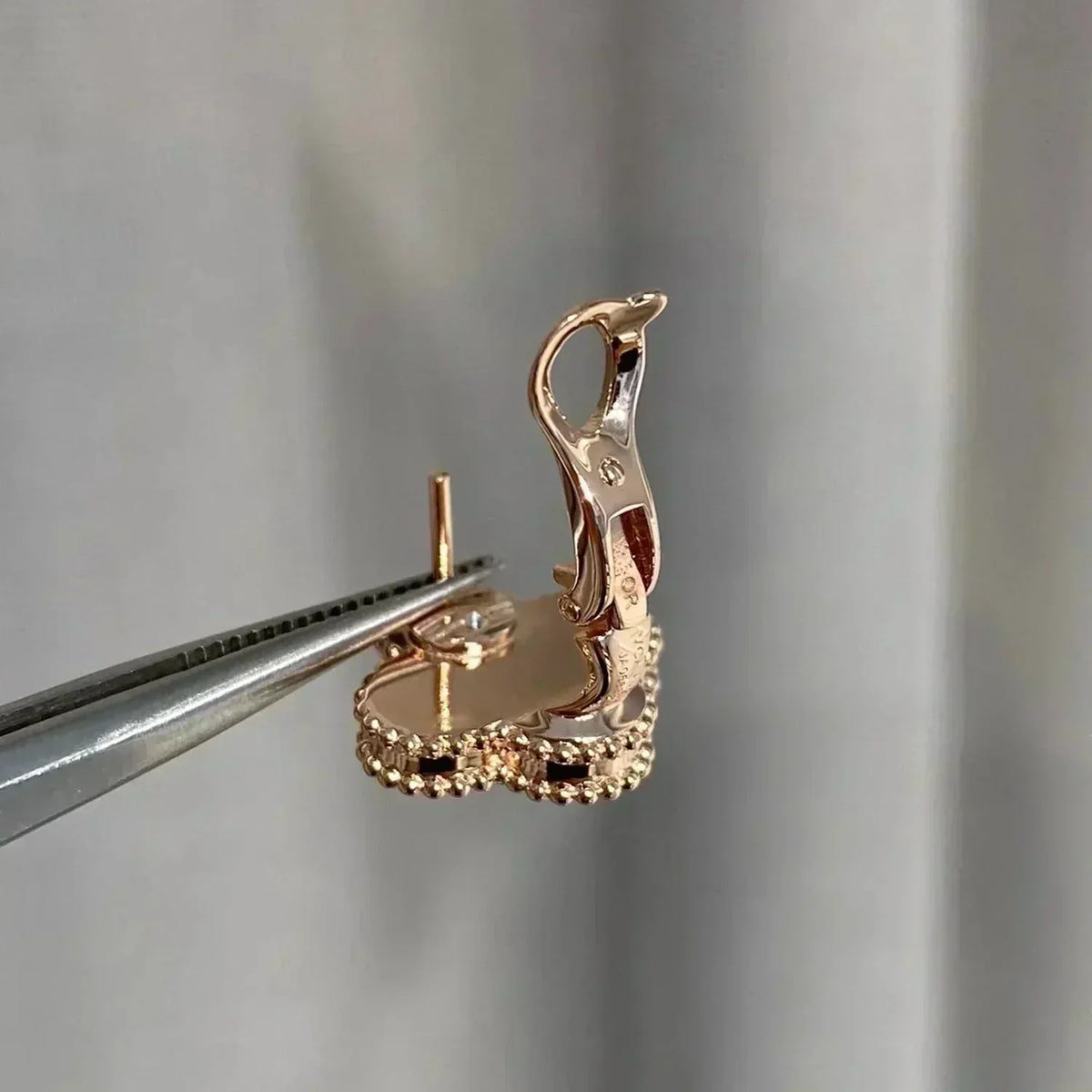 [⭐Lioran]CLOVER MEDIUM 1 MOTIFS  PINK MOP DIAMOND EARRINGS