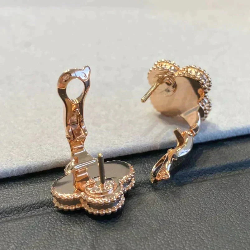 [⭐Lioran]CLOVER MEDIUM 1 MOTIFS GRAY MOP  DIAMOND EARRINGS