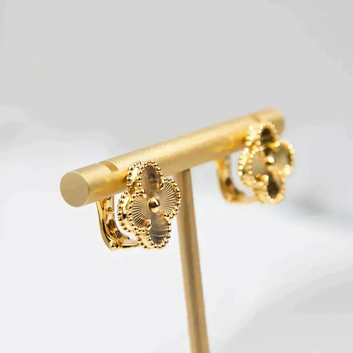[⭐Lioran]CLOVER MEDIUM 1 MOTIFS LASER EARRINGS