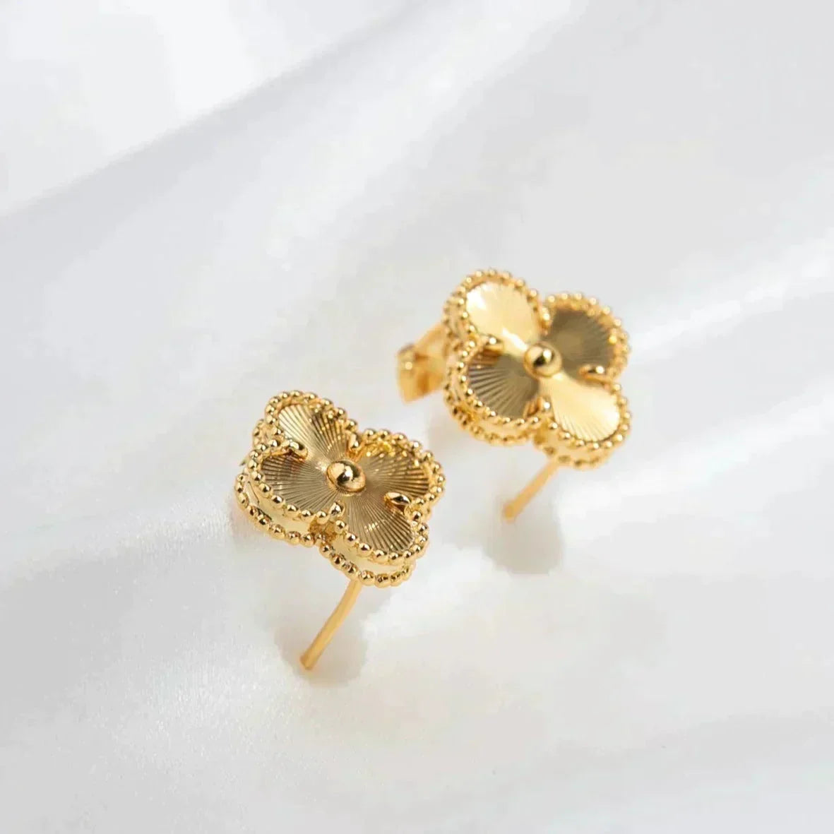 [⭐Lioran]CLOVER MEDIUM 1 MOTIFS LASER EARRINGS