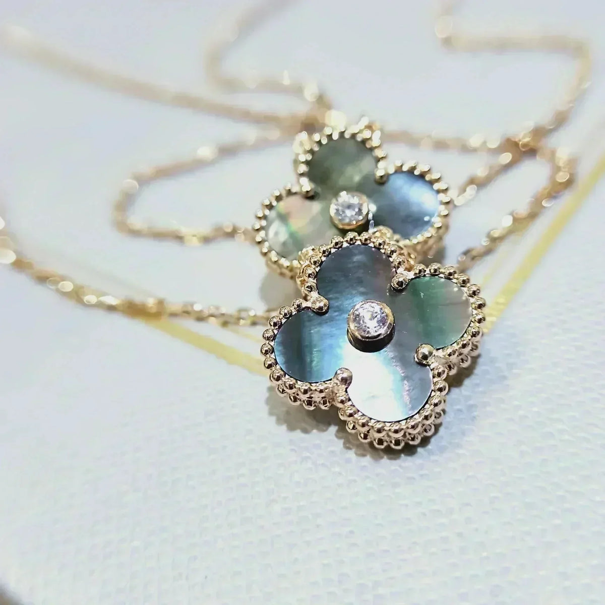 [⭐Lioran]CLOVER 15MM DIAMOND AND MOTHER-OF-GREY NECKLACE