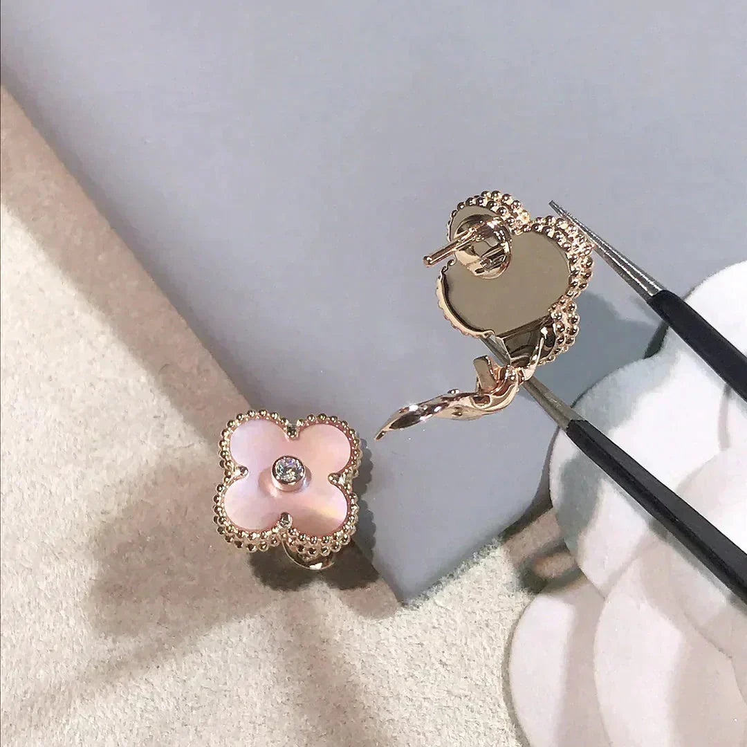 [⭐Lioran]CLOVER MEDIUM 1 MOTIFS  PINK MOP DIAMOND EARRINGS