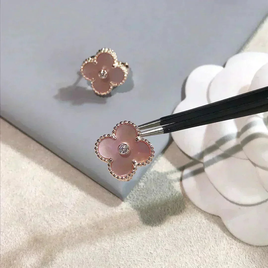 [⭐Lioran]CLOVER MEDIUM 1 MOTIFS  PINK MOP DIAMOND EARRINGS