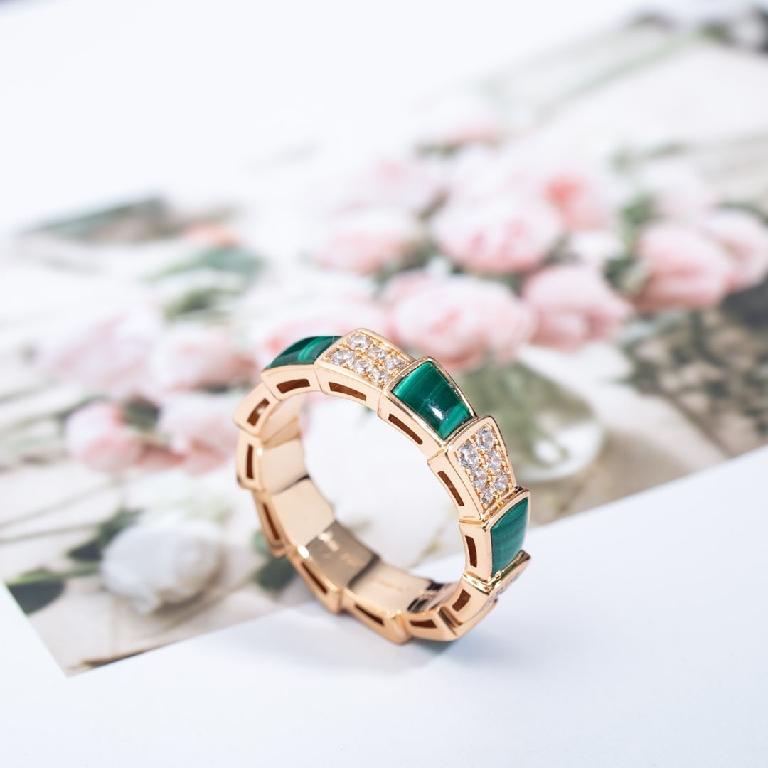[⭐Lioran]SERPENTI RING PINK GOLD MALACHITE DIAMOND PAVED 4MM