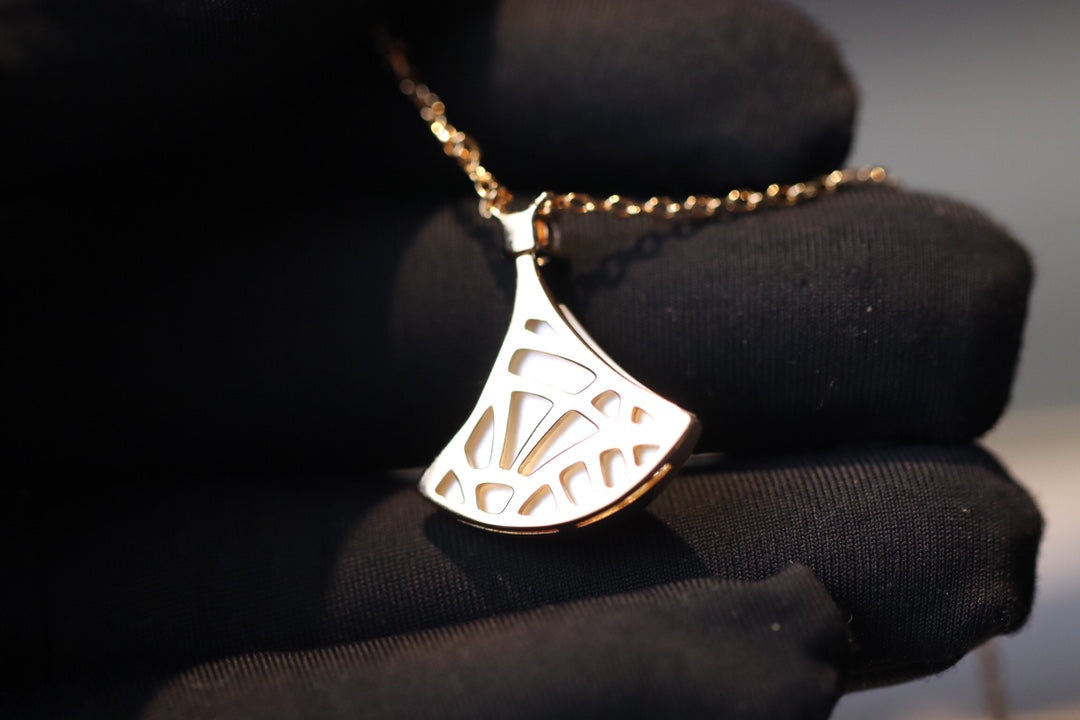 [⭐Lioran]DREAM NECKLACE WHITE MOP PINK GOLD 1 DIAMOND