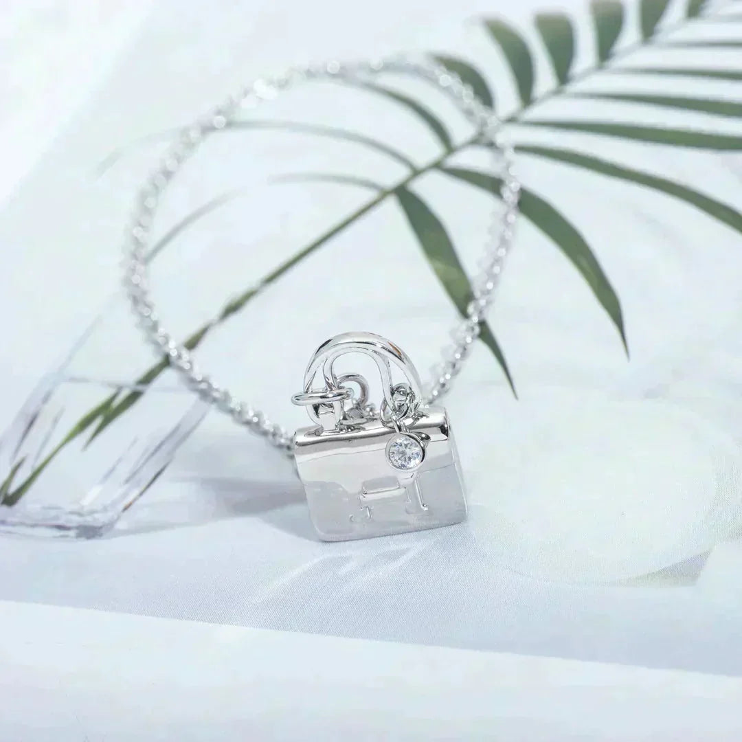 [⭐Lioran]AMULETTE PEDANT SILVER NECKLACE