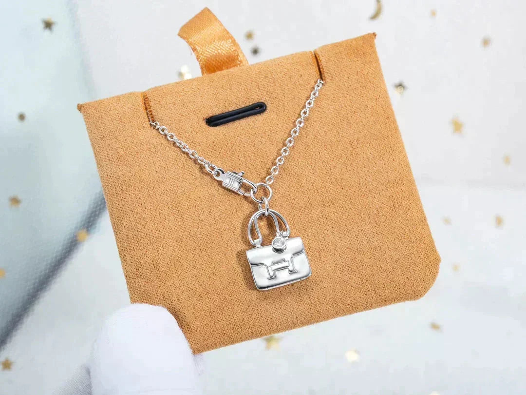 [⭐Lioran]AMULETTE PEDANT SILVER NECKLACE