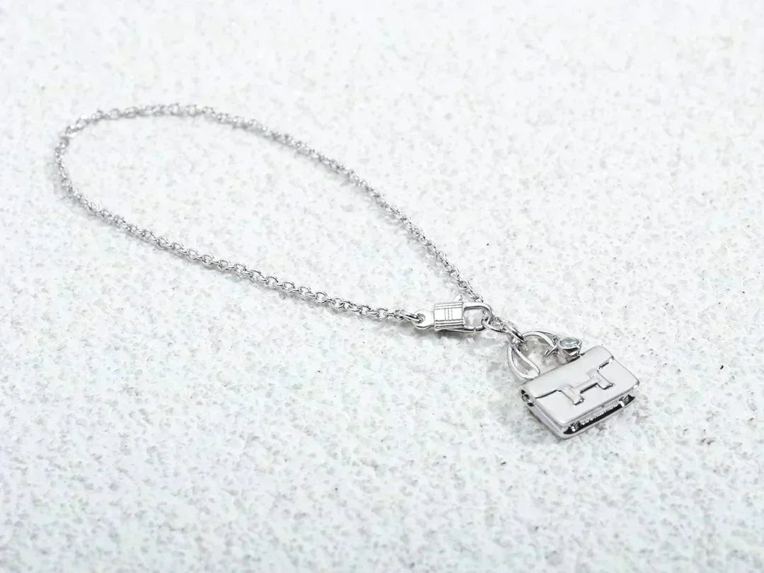 [⭐Lioran]AMULETTE PEDANT SILVER NECKLACE