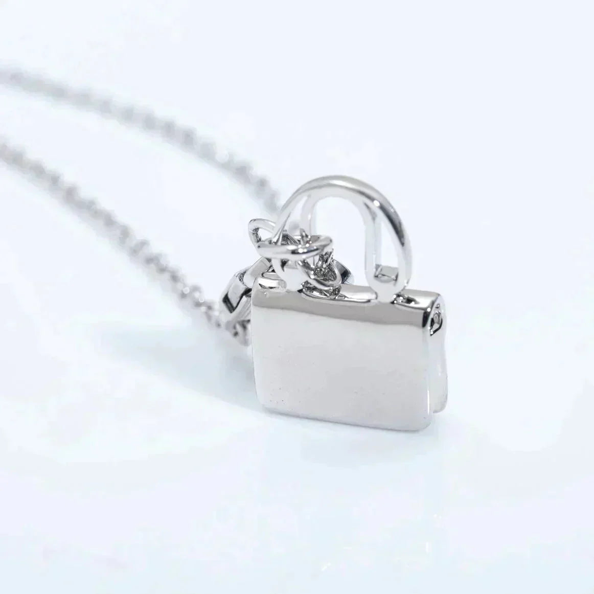[⭐Lioran]AMULETTE PEDANT SILVER NECKLACE