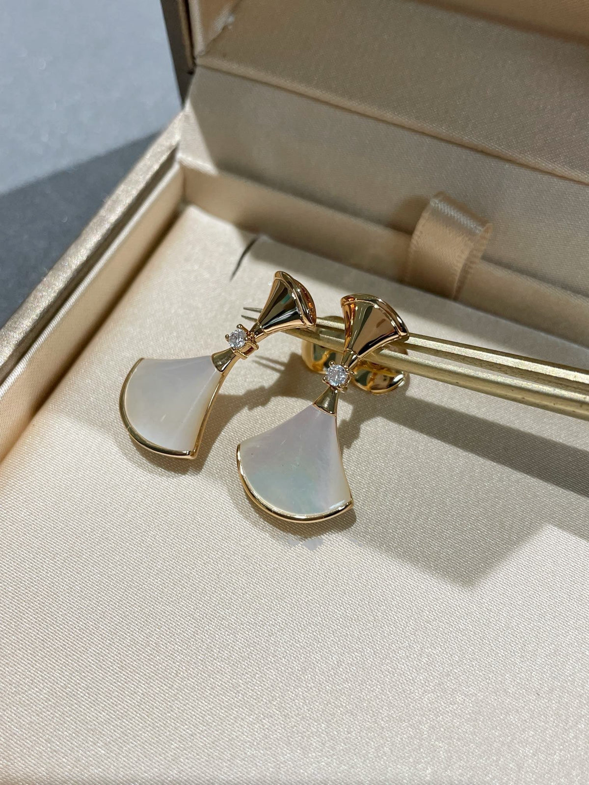 [⭐Lioran]DREAM MOP 1 DIAMOND EARRINGS