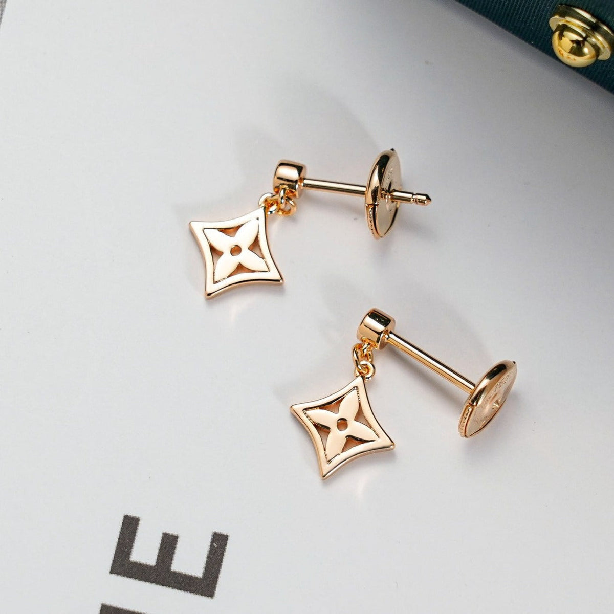 [⭐Lioran]STAR EARRINGS GOLD