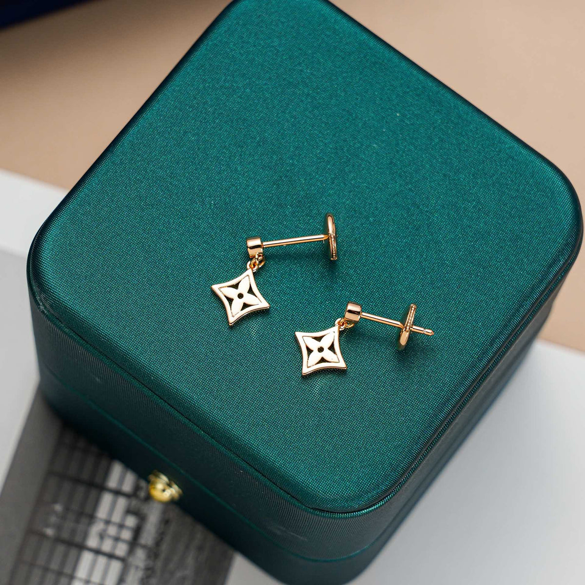 [⭐Lioran]STAR EARRINGS GOLD