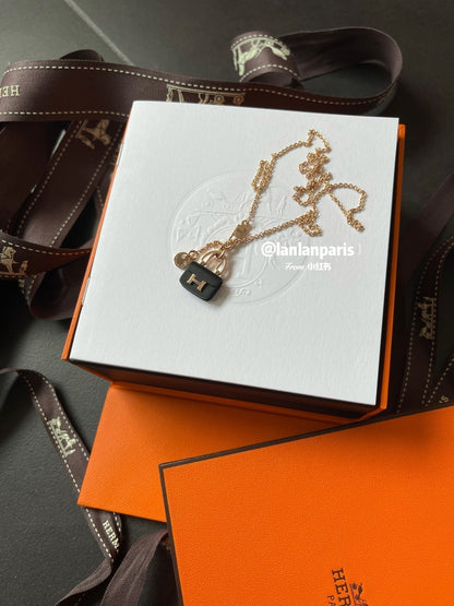 [⭐Lioran]CONSTANCE BLACK PEDANT PINK GOLD NECKLACE