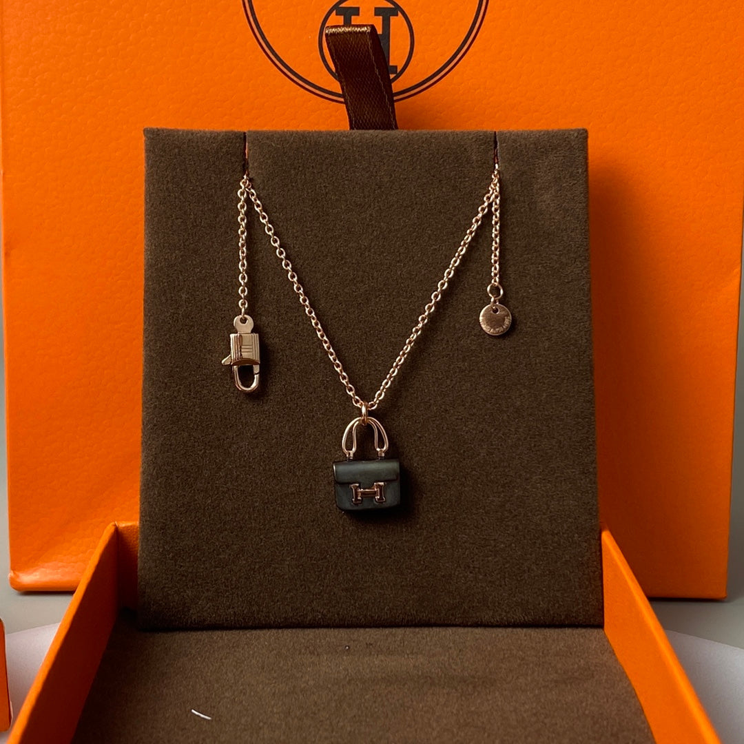[⭐Lioran]CONSTANCE BLACK PEDANT PINK GOLD NECKLACE