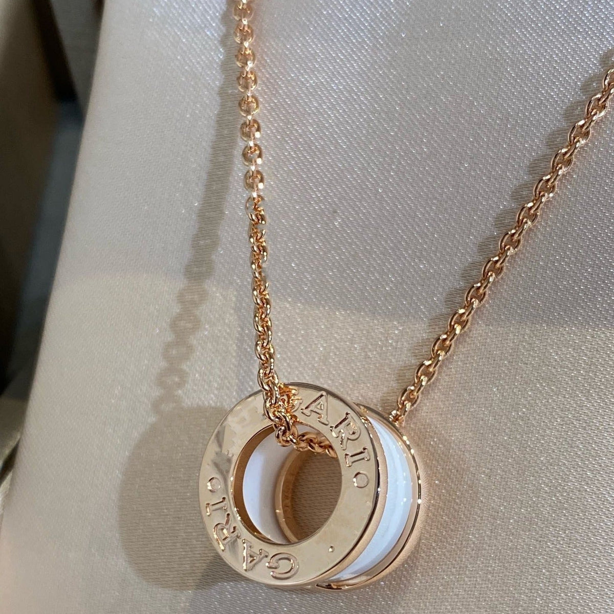 [⭐Lioran]ZERO 1 WHITE CERAMIC PINK GOLD NECKLACE