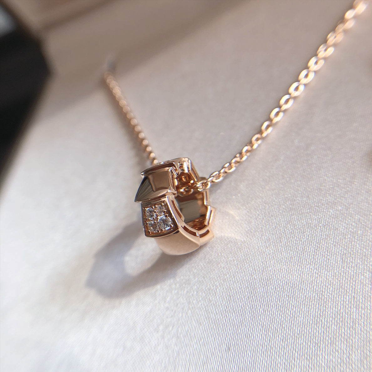 [⭐Lioran]SERPENTI PEDANT DIAMOND PINK GOLD NECKLACE