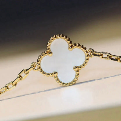 [⭐Lioran]CLOVER 20 MOTIFS WHITE MOP NECKLACE