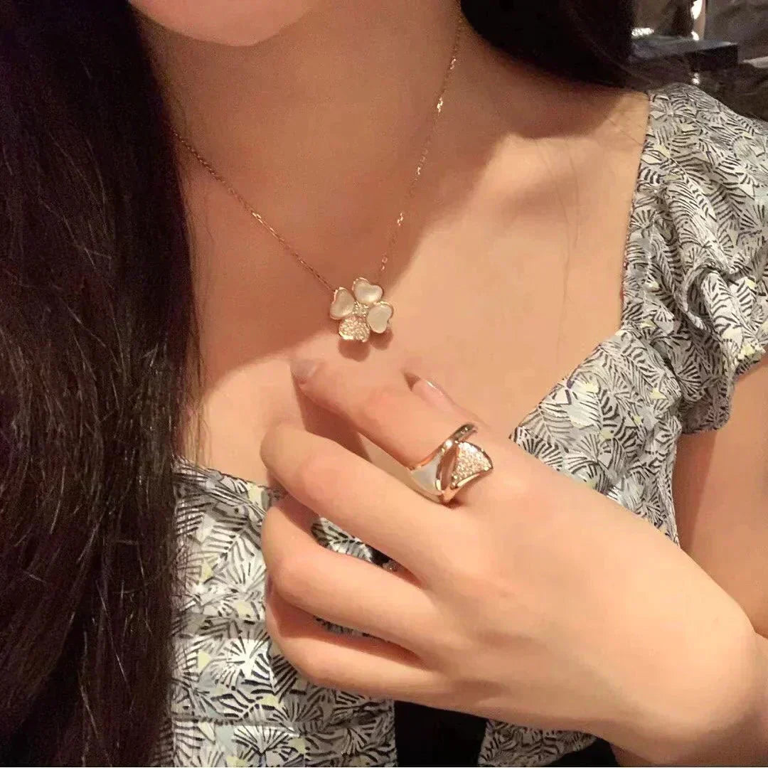 [⭐Lioran]CLOVER MOP DIAMOND ROSE GOLD NECKLACE