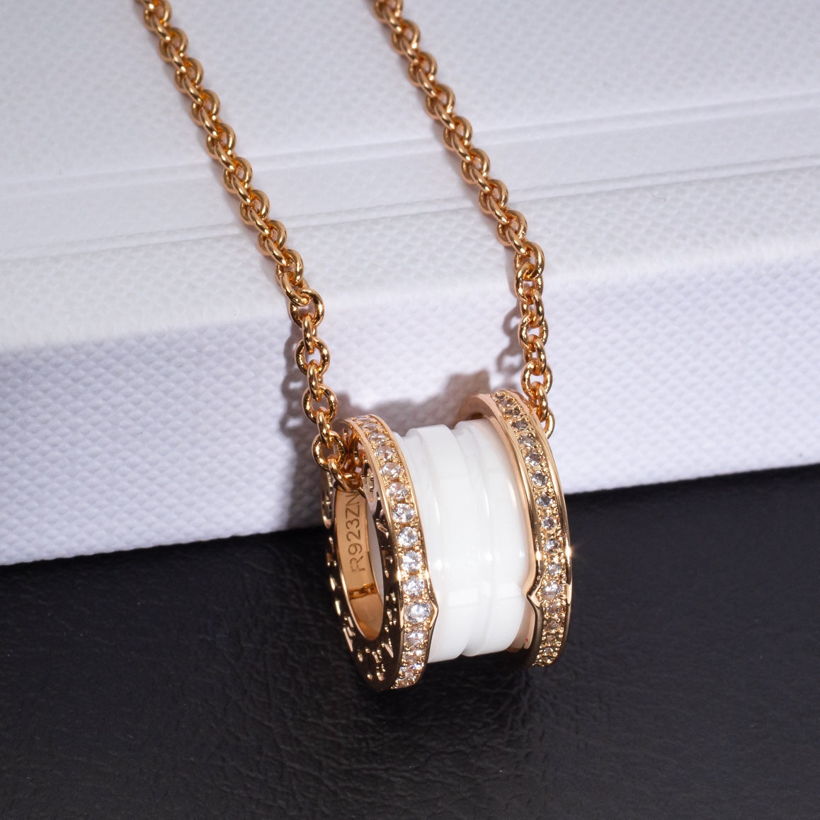[⭐Lioran]ZERO 1 WHITE CERAMIC PINK GOLD DIAMOND NECKLACE