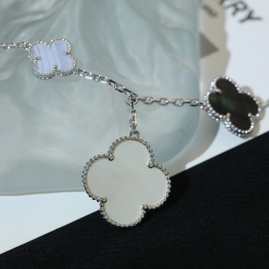 [⭐Lioran]CLOVER BRACELET 5 MOTIFS MOP CHALCEDONY SILVER
