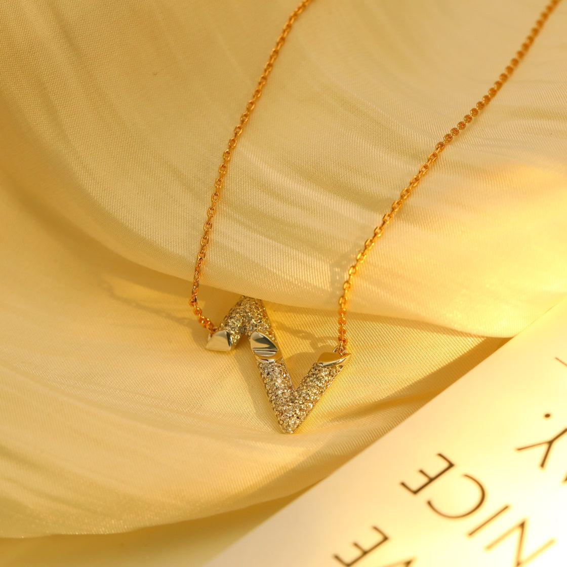 [⭐Lioran]VOLT SILVER DIAMOND PEDANT NECKLACE