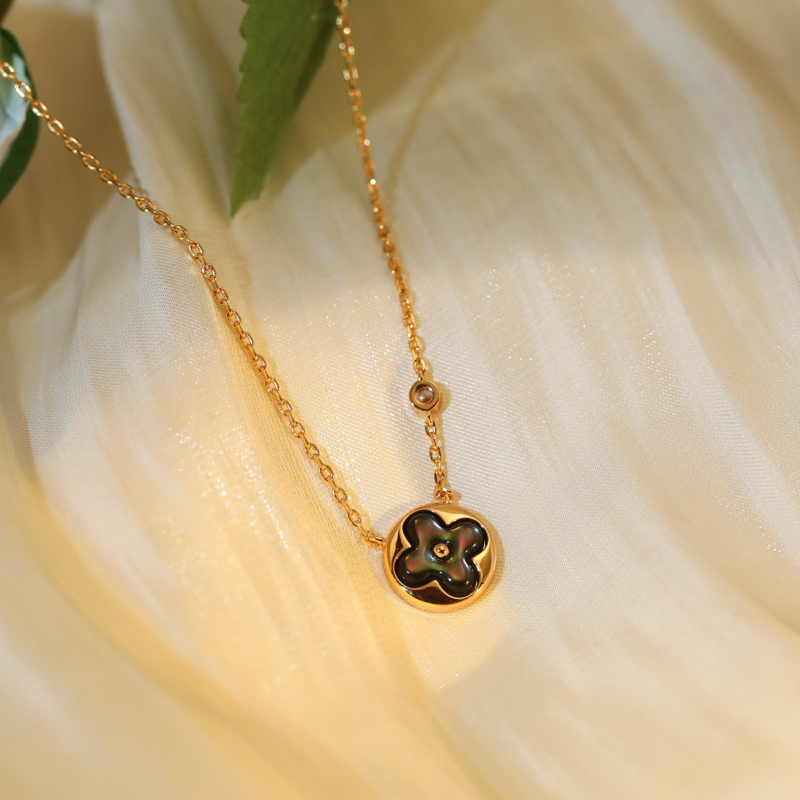 [⭐Lioran]SUN PEDANT PINK GOLD 1 DIAMOND NECKLACE