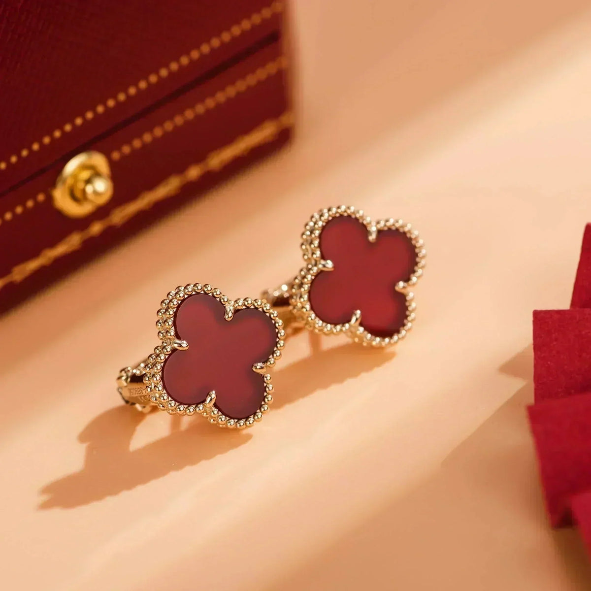 [⭐Lioran]CLOVER MEDIUM 1 MOTIFS CARNELIAN  EARRINGS