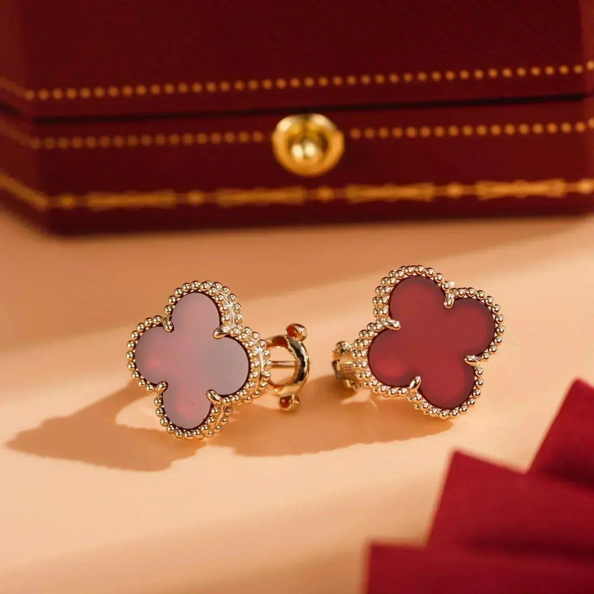 [⭐Lioran]CLOVER MEDIUM 1 MOTIFS CARNELIAN  EARRINGS
