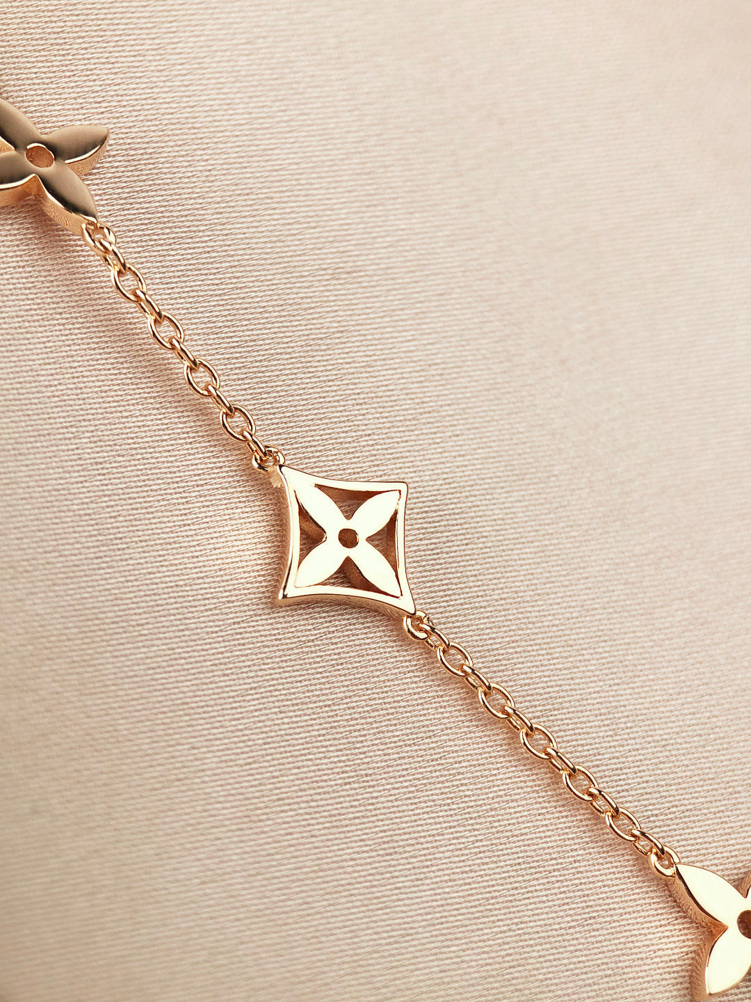 [⭐Lioran]STAR AND SUN 7 MOTIFS GOLD BRACELET