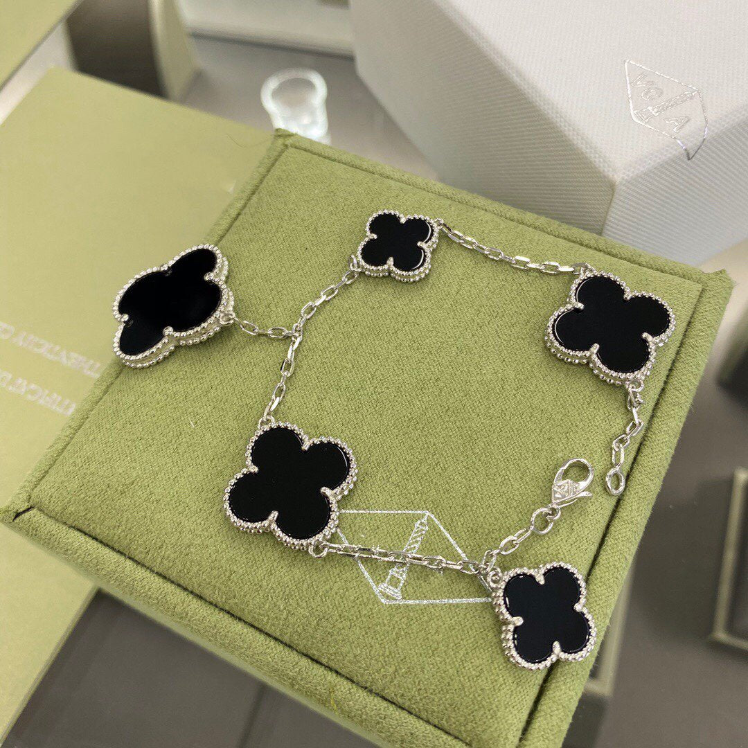 [⭐Lioran]CLOVER 5 MOTIFS SIVLER ONYX BRACELET