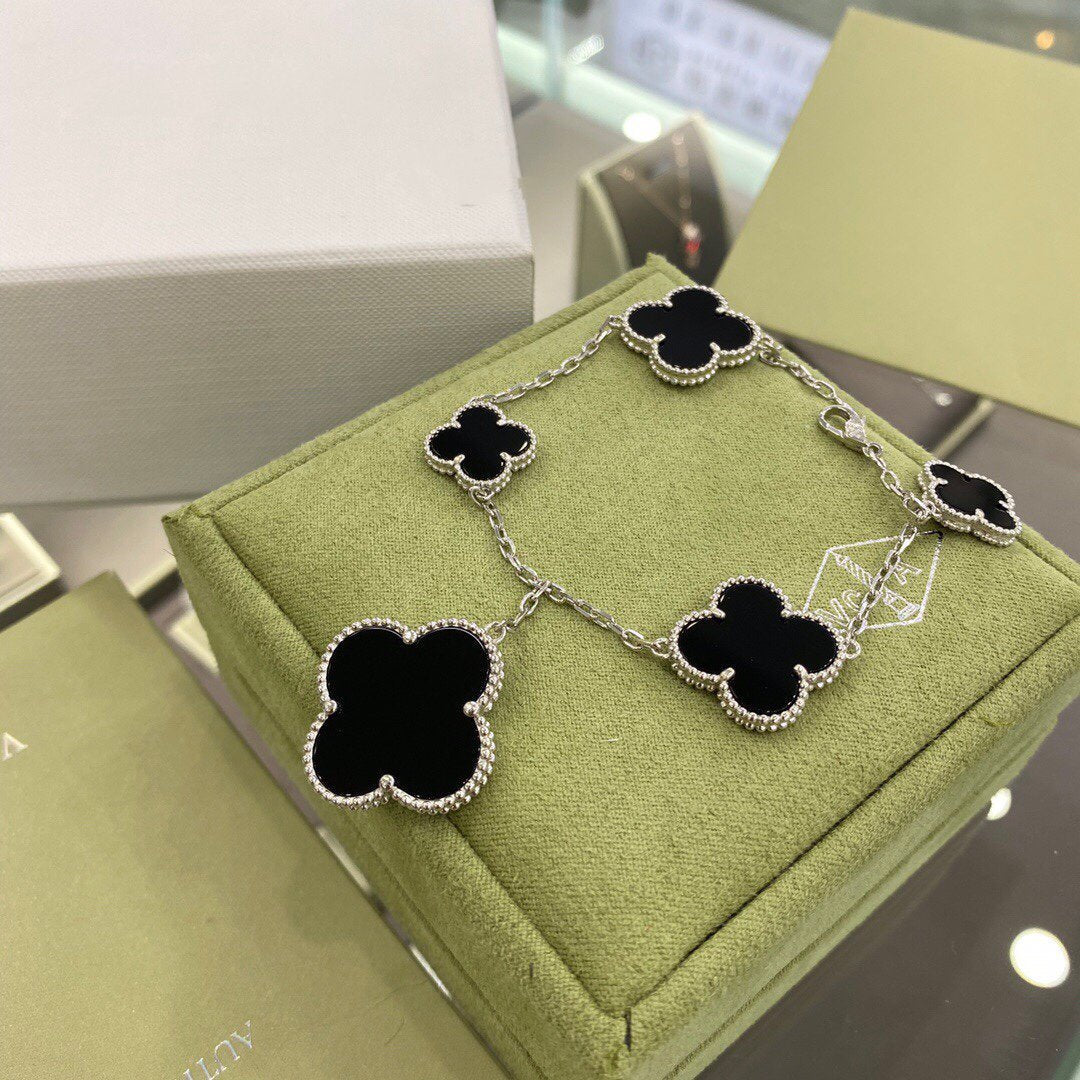[⭐Lioran]CLOVER 5 MOTIFS SIVLER ONYX BRACELET