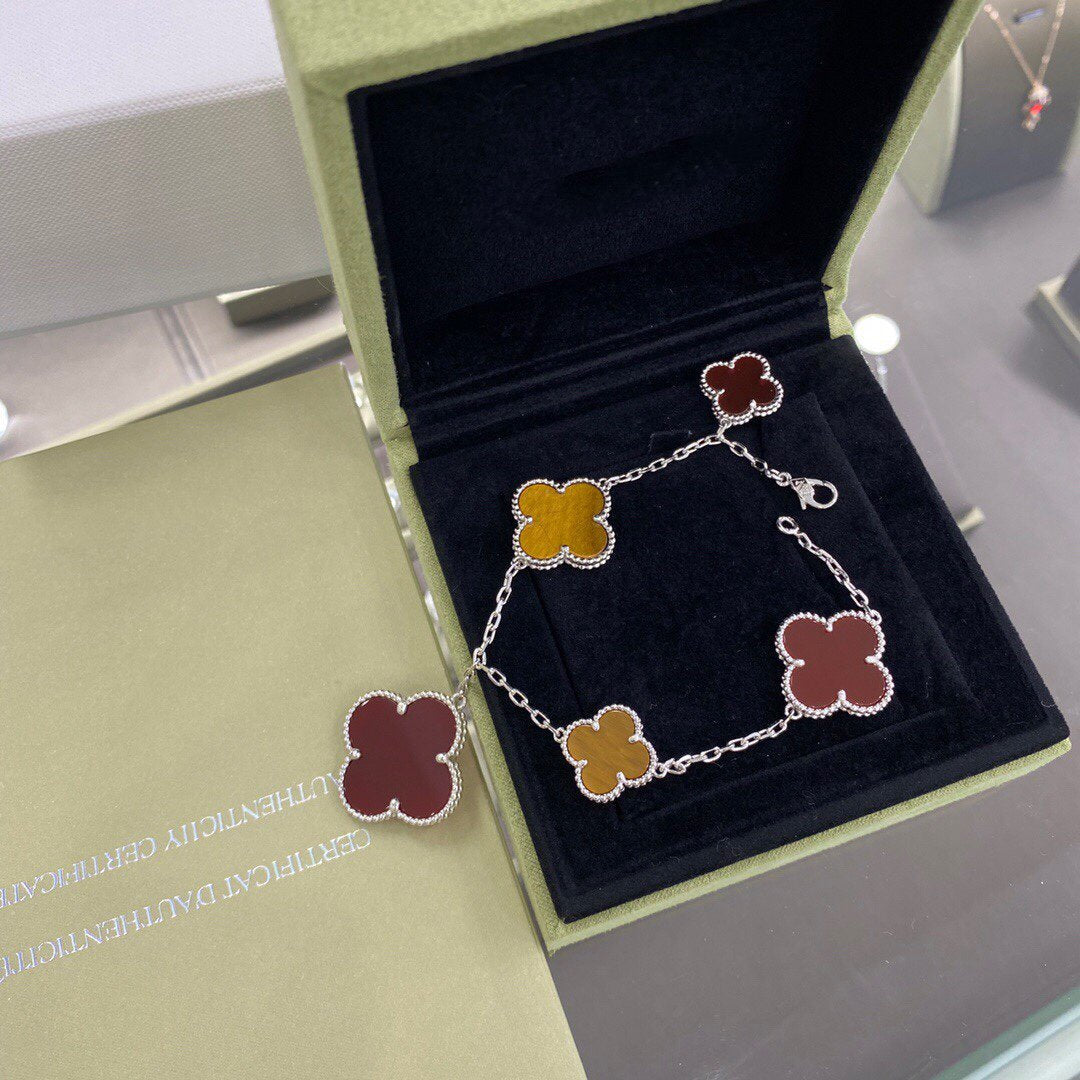 [⭐Lioran]CLOVER 5 MOTIFS SIVLER CARNELIAN TIGER EYE BRACELET