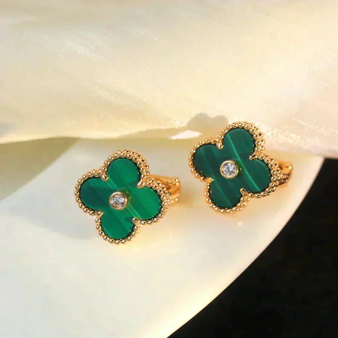 [⭐Lioran]CLOVER MEDIUM 1 MOTIFS MALACHITE DIAMOND EARRINGS