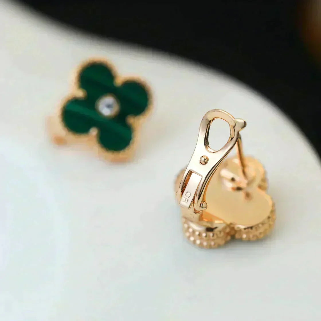 [⭐Lioran]CLOVER MEDIUM 1 MOTIFS MALACHITE DIAMOND EARRINGS