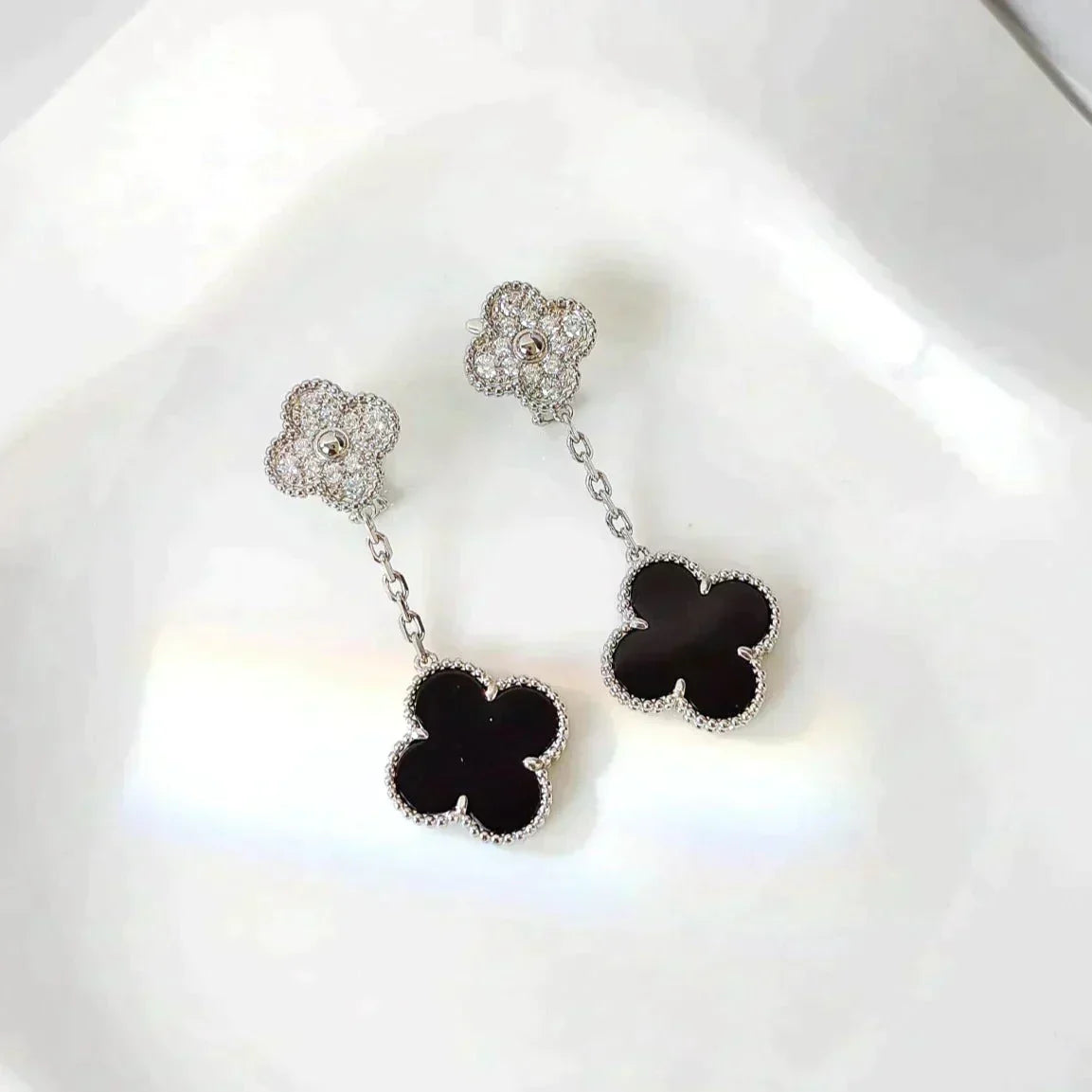 [⭐Lioran]CLOVER 2 MOTIFS  DIAMOND ONYX EARRINGS SILVER