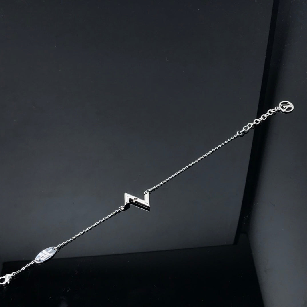 [⭐Lioran]VOLT LV LOGO BRACELET