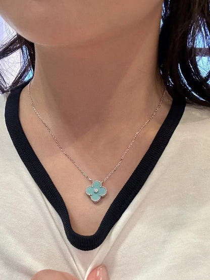 [⭐Lioran]CLOVER 1 DIAMOND LIGHT BLUE SILVER NECKLACE