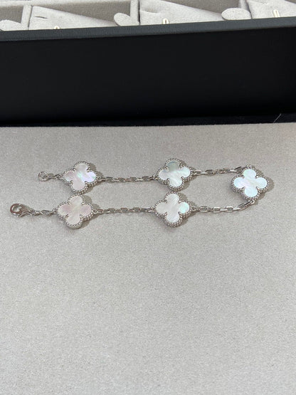 [⭐Lioran]CLOVER WHITE PEARL MOP 5 MOTIF BRACELET COLLECTION