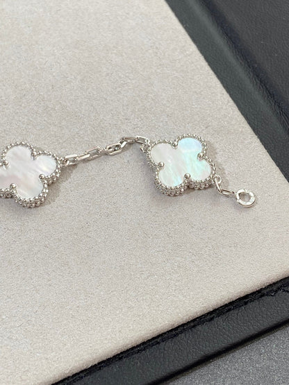 [⭐Lioran]CLOVER WHITE PEARL MOP 5 MOTIF BRACELET COLLECTION