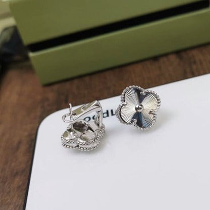 [⭐Lioran]CLOVER MEDIUM STUD EARRINGS