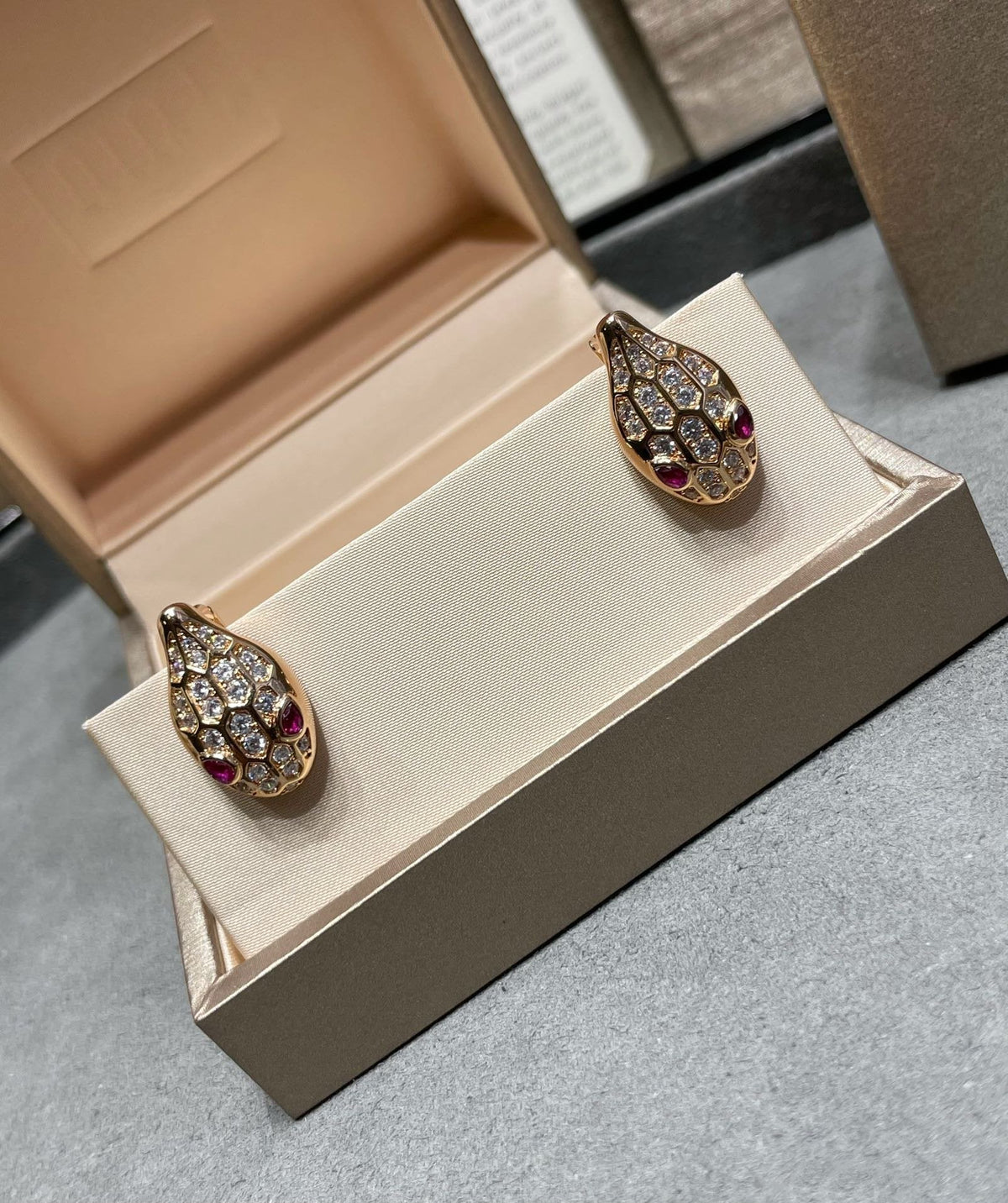 [⭐Lioran]SERPENT DIAMOND STUD EARRINGS