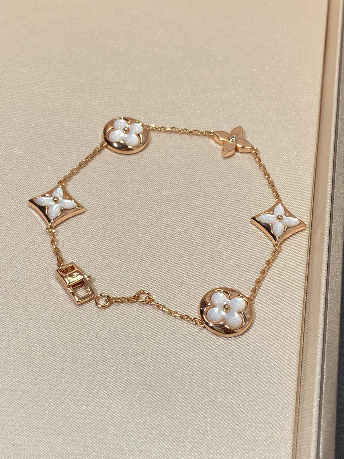 [⭐Lioran]STAR AND SUN 5 MOTIF MOP PINK GOLD BRACELET