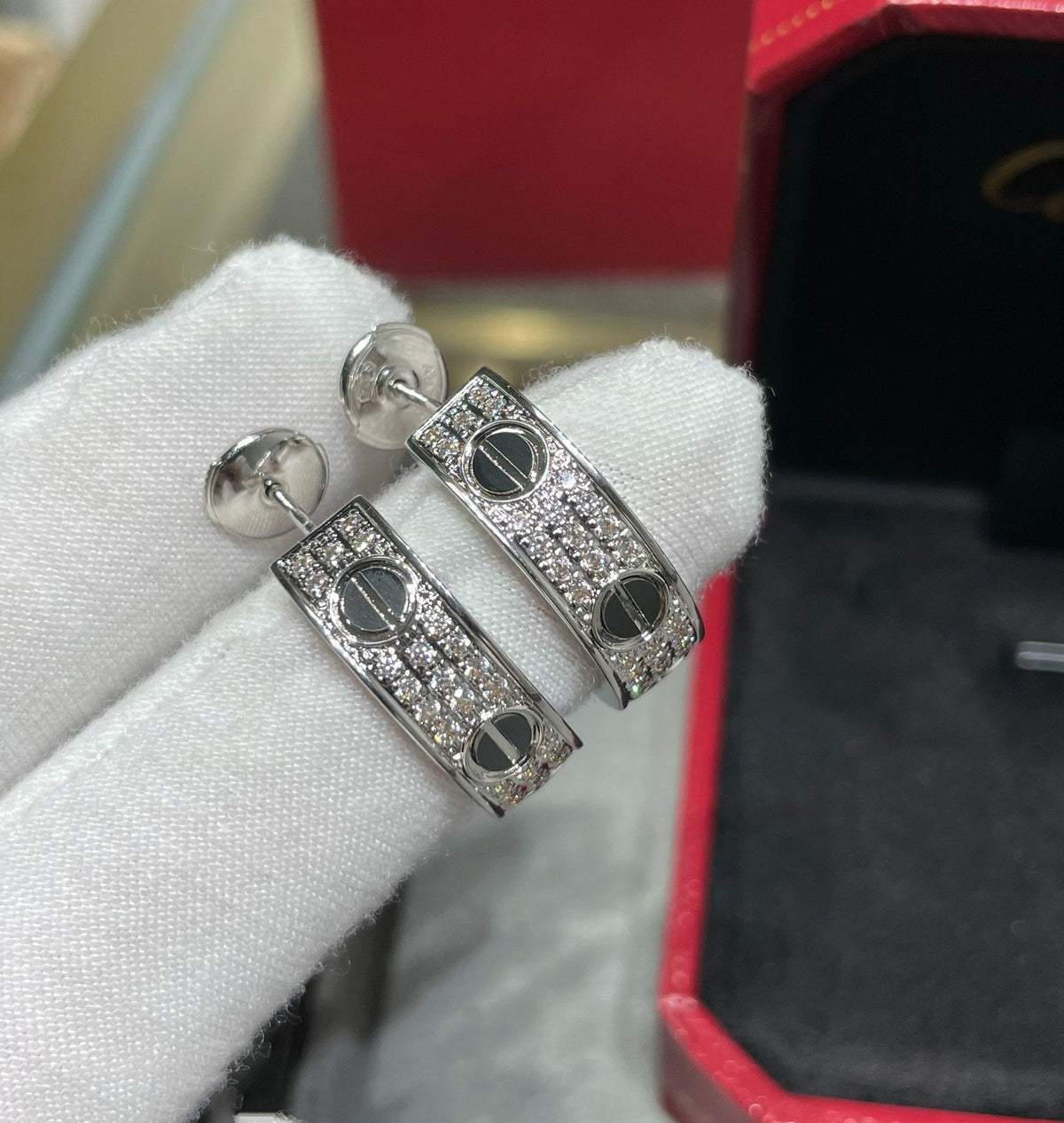 [⭐Lioran]LOVE CERAMIC DIAMOND PAVED SILVER EARRINGS