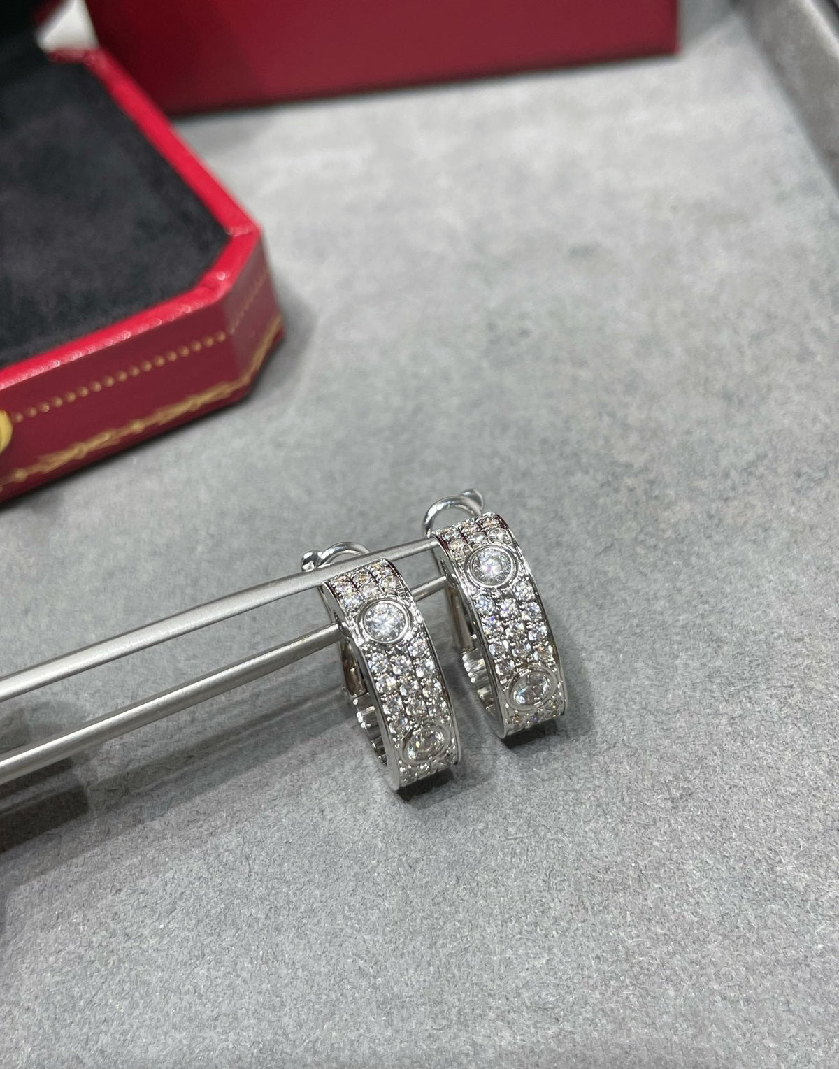 [⭐Lioran]LOVE 5.5MM DIAMOND PAVED EARRINGS