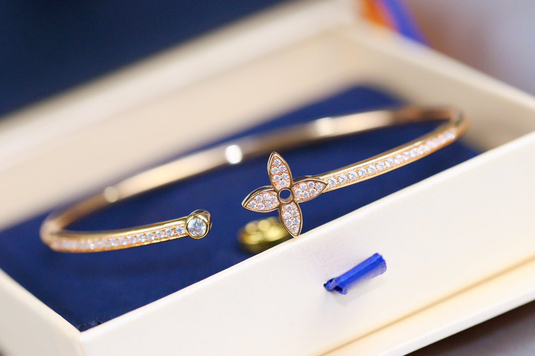 [⭐Lioran]IDYLLE PINK GOLD OPEN BRACELET DIAMOND PAVED