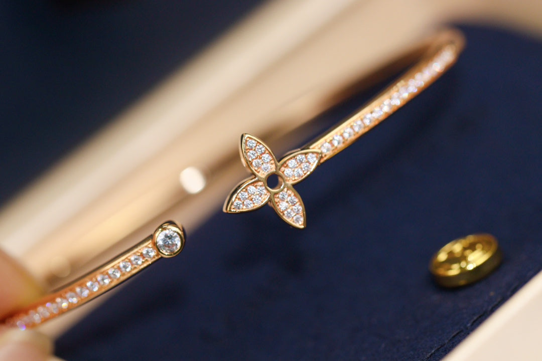 [⭐Lioran]IDYLLE PINK GOLD OPEN BRACELET DIAMOND PAVED