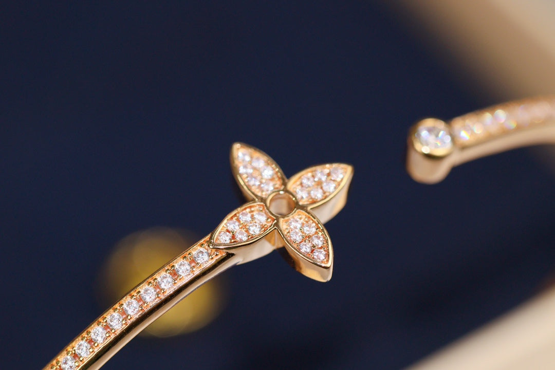 [⭐Lioran]IDYLLE PINK GOLD OPEN BRACELET DIAMOND PAVED