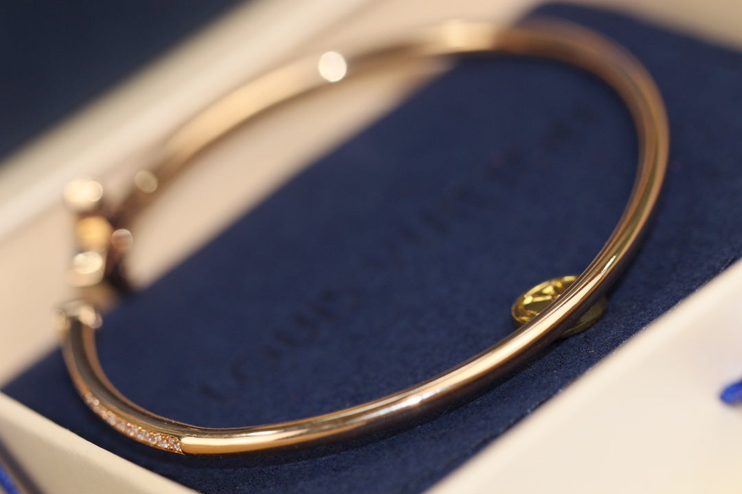 [⭐Lioran]IDYLLE PINK GOLD OPEN BRACELET DIAMOND PAVED