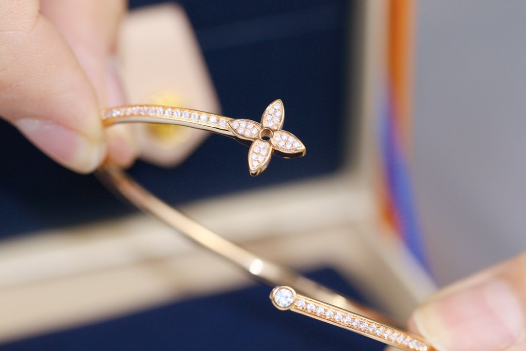 [⭐Lioran]IDYLLE PINK GOLD OPEN BRACELET DIAMOND PAVED